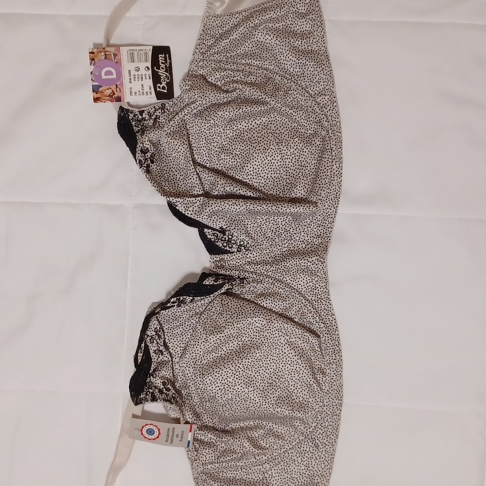 Bestform brand 44D underwire unlined bra. Item #100823-10